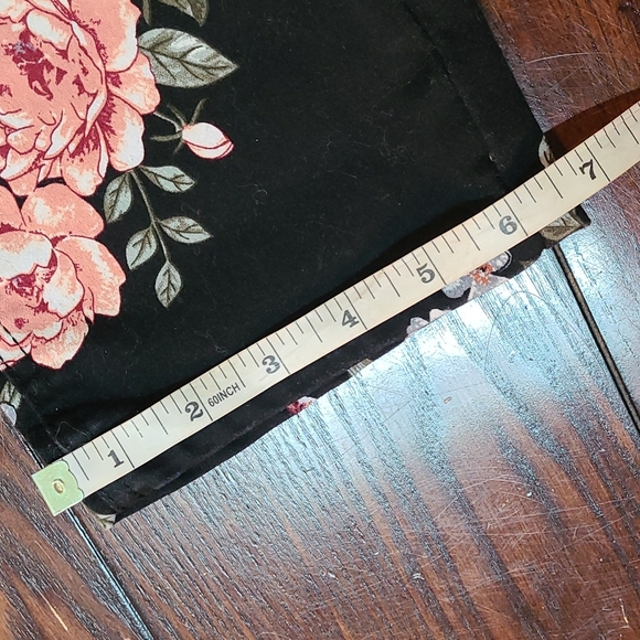 ✨️ Suko Floral Cropped Jeans - Picture 8 of 8